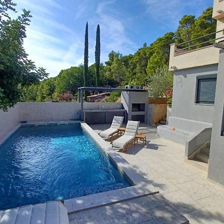 Apartments Belic With Pool Jelsa  Exteriör bild